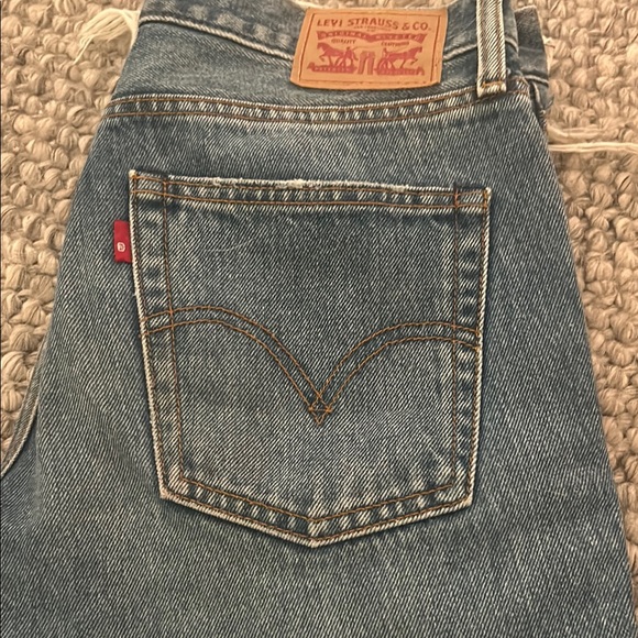 Trendy Ripped Denim Jeans - Picture 4 of 4